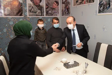 Daha üç rayonda şəhid ailələrinə təqaüd kartları təqdim edilib