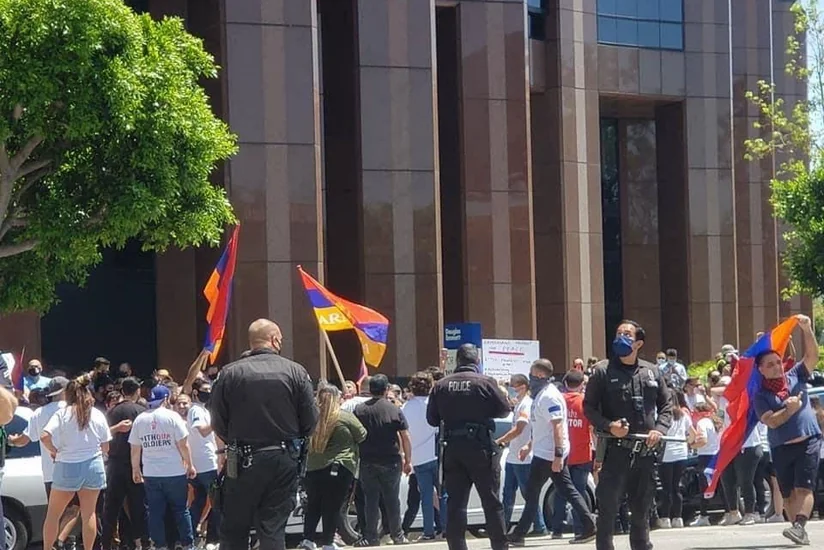 Avropanın məşhur saytı Brüsseldəki erməni vandalizmindən yazdı