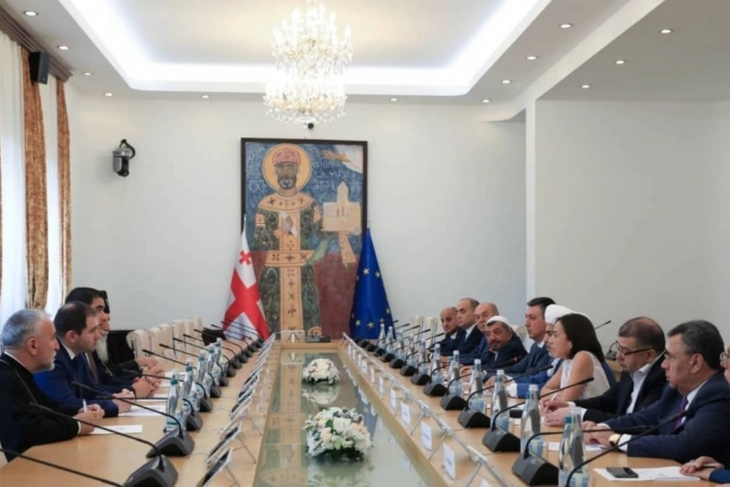 Allahşükür Paşazadə Gürcüstan parlamentinin sədri ilə görüşüb