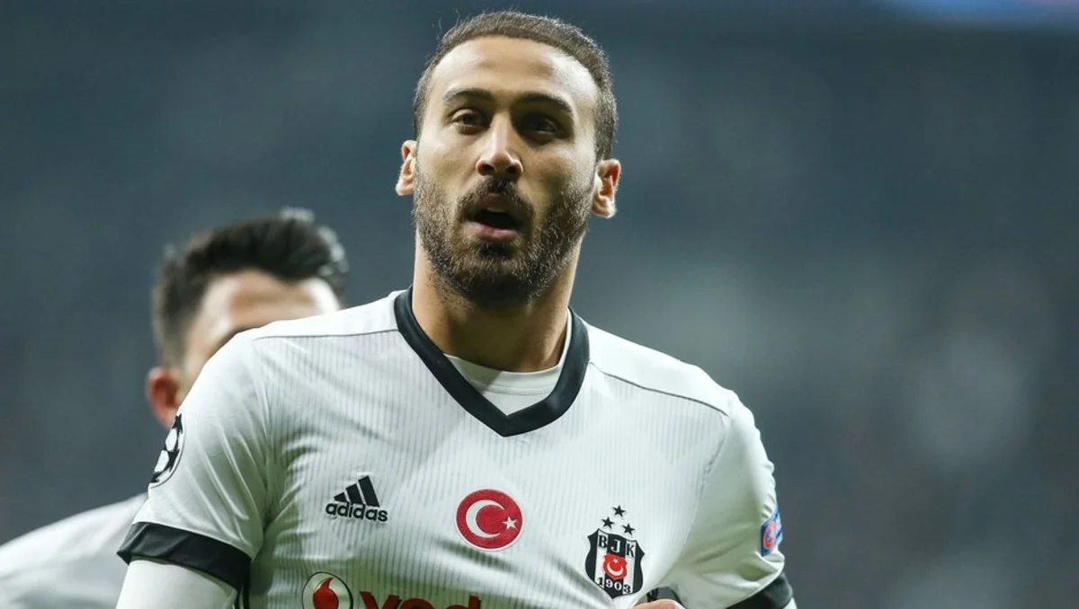 Beşiktaş klubunun hücumçusu Evertona transfer olub