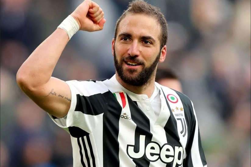Gonzalo Higuain leaves Juventus