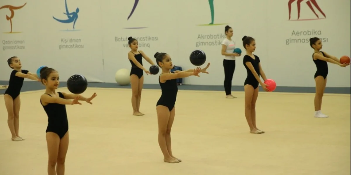 Milli Gimnastika Arenasında bölgə təmsilçilərinin iştirakı ilə məşqlər davam edir