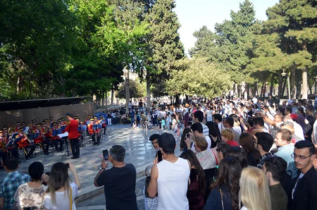 Silahlı Qüvvələrin hərbi orkestrlərinin nümunəvi çıxışları təşkil olunub