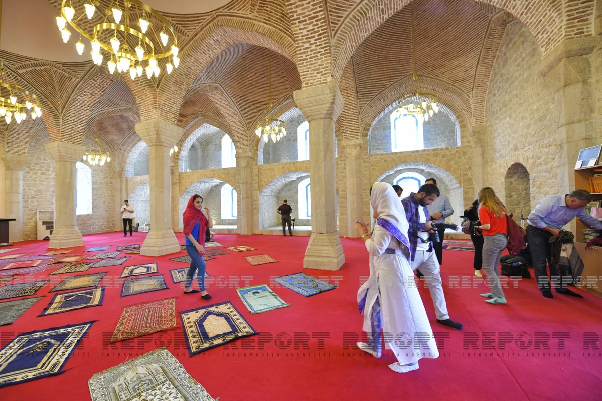 Молодежь посетила мечеть Гевхар-аги в Шуше