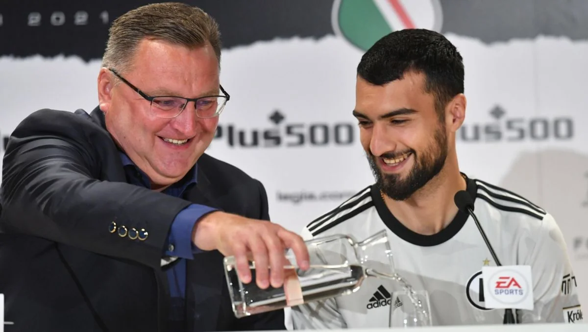 Legiya Mahir Emrelini ittiham edən sabiq futbolçusunu məhkəməyə verir