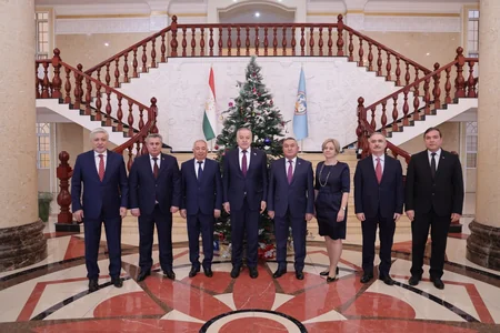 Tacikistanın xarici işlər naziri MDB ölkələrinin diplomatları ilə görüşüb