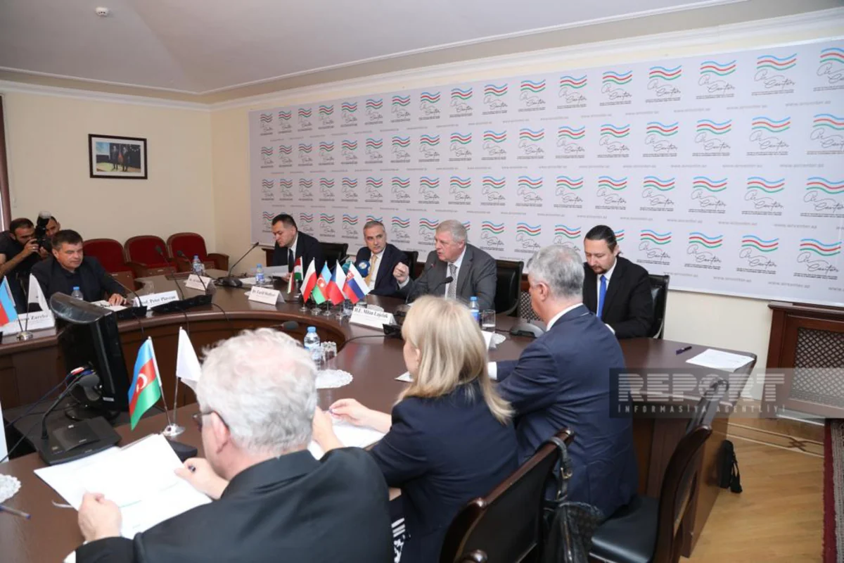 Fərid Şəfiyev: “Vişeqrad qrupu ölkələrində Azərbaycandan olan tələbələrin sayı ildən-ilə artır”