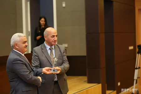 SOCAR-da “Azərbaycan nefti” ekspozisiyası açılıb