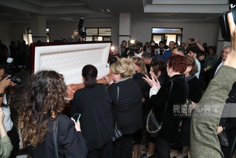 Ruhəngiz Qasımova dəfn olunub - YENİLƏNİB