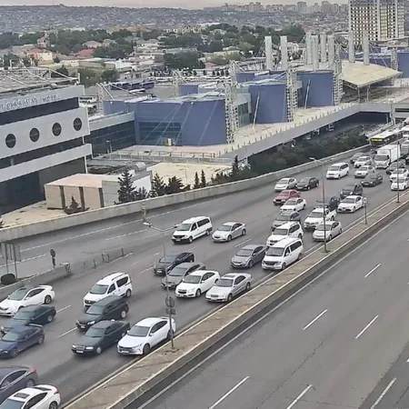 Bakının bir sıra yollarında tıxac müşahidə edilir