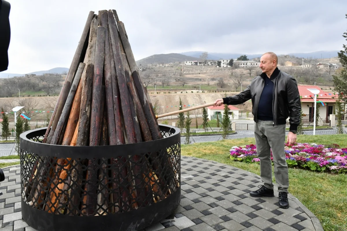 İlham Əliyev Talış kəndinə gəlib, Novruz tonqalını alovlandırıb