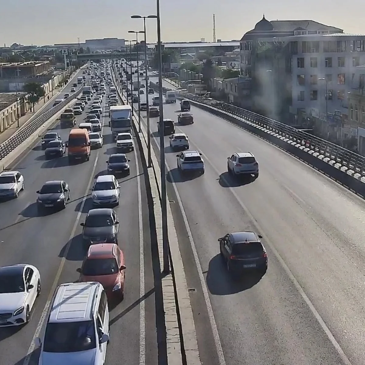 Bakıda tıxac olan yolların adları açıqlanıb