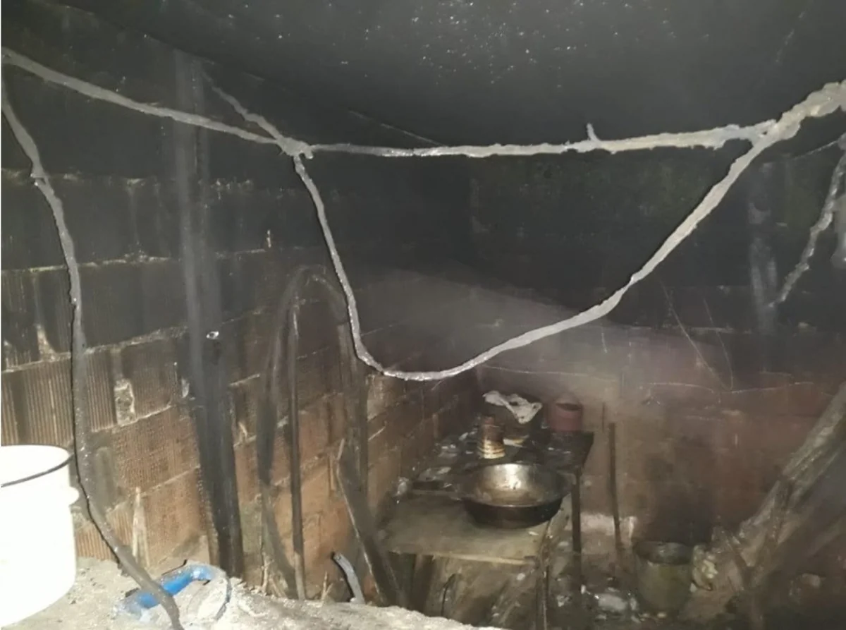 В Товузе произошел пожар в пристройке