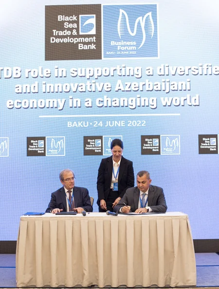 “TuranBank” nüfuzlu maliyyə qurumundan iri həcmli kredit cəlb etdi!
