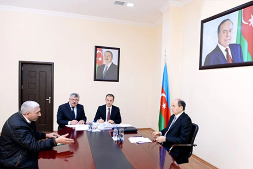 ​Ədliyyə naziri Salyanda vətəndaşlarla görüşüb