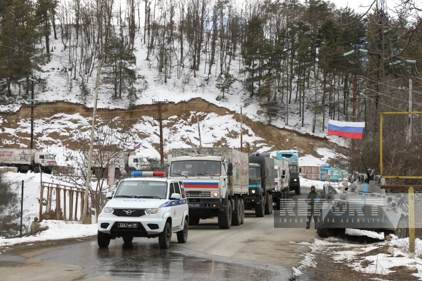По дороге Ханкенди-Лачын беспрепятственно проехали 65 автомобилей российских миротворцев