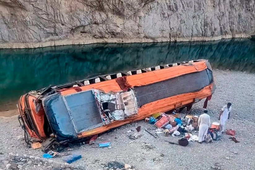 17 killed, 41 injured in Pakistan truck crash