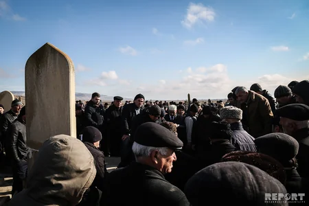 Qəzada ölən neftçi dəfn olunub - FOTO