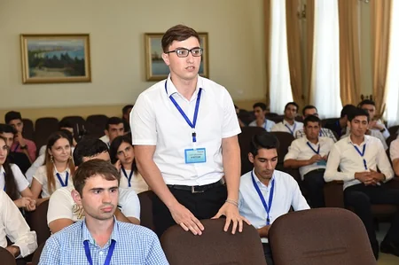 SOCAR-da “Ödənişli Yay Təcrübəsi” proqramı üzrə təcrübə keçən tələblərlə görüş keçirilib