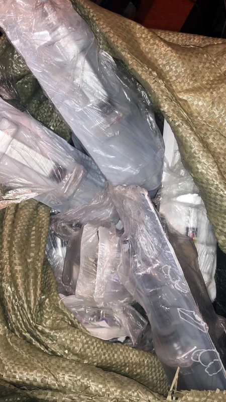 Azərbaycan gömrükçüləri siqaret və dərman preparatları aşkar ediblər