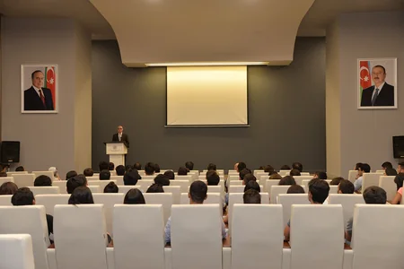 Təhsil Nazirliyində Macarıstan, Çin və Latviyada təhsil almaq üçün seçilmiş tələbələrlə görüş keçirilib