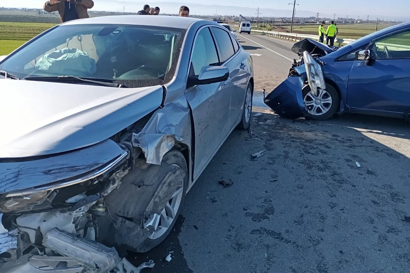 Cəlilabadda iki avtomobil toqquşub, üç nəfər xəsarət alıb