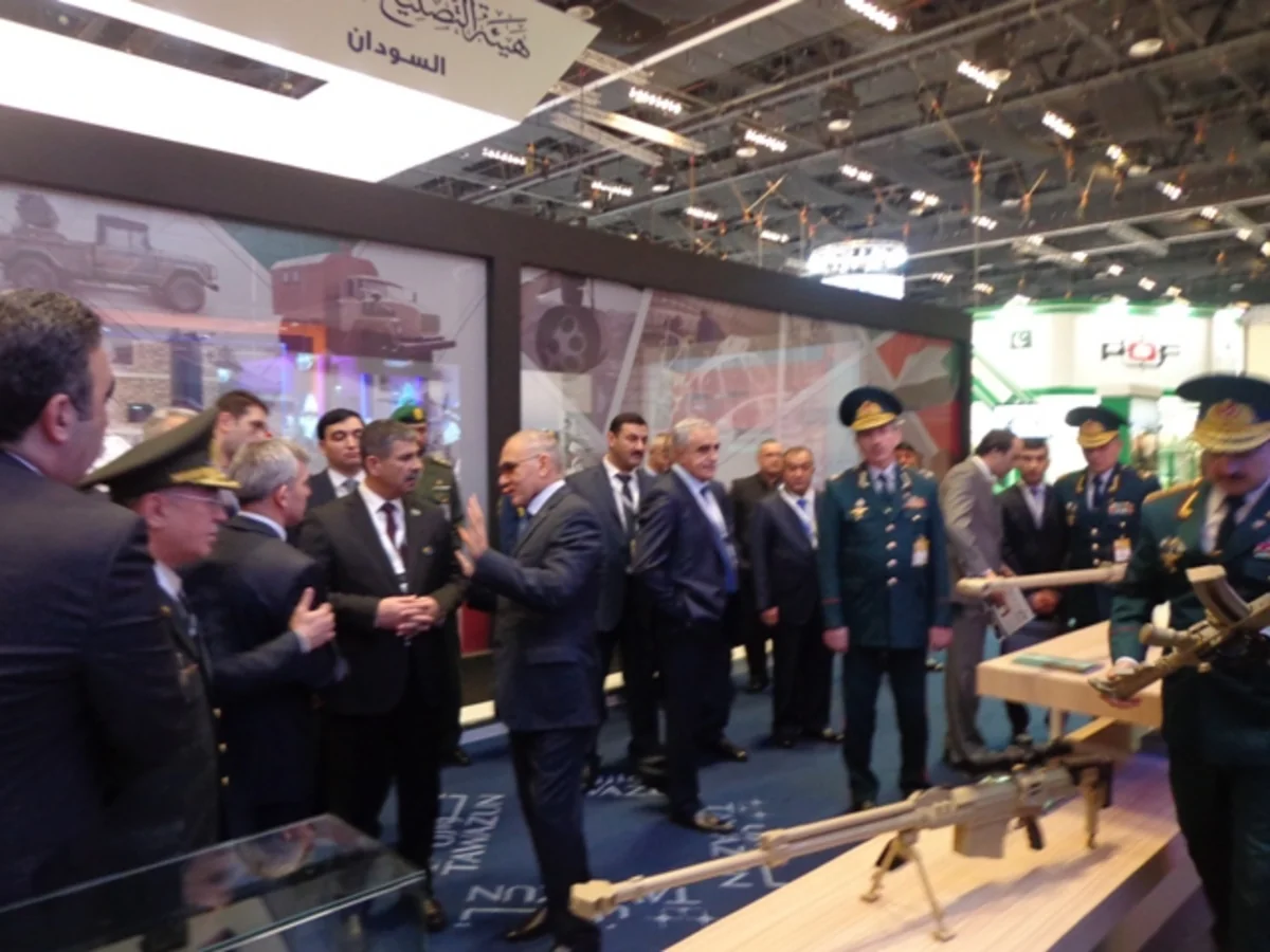 ​Azərbaycan nümayəndə heyəti IDEX sərgisindəki milli stendlə tanış olub