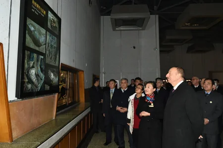 Azərbaycan Prezidenti Çinin Sian şəhərindəki Terrakota Ordusu Muzeyi ilə tanış olub
