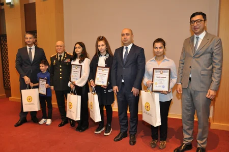 “Fövqəladə hallar uşaqların gözü ilə” müsabiqəsinin qalibləri mükafatlandırılıb