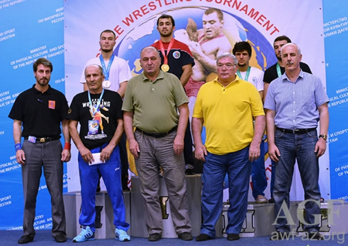 Azərbaycan güləşçiləri Dağıstanda 3 medal qazanıb