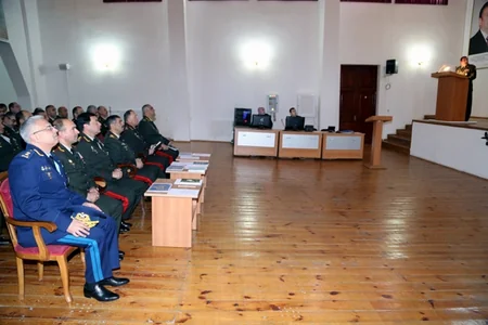 ​Azərbaycanın müdafiə naziri Hərb Oyunları Mərkəzində olub