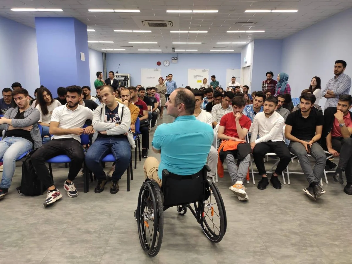 Avroliqanın final matçı könüllülərinə “Əlilliyin dərki” mövzusunda təlimlər keçirilib