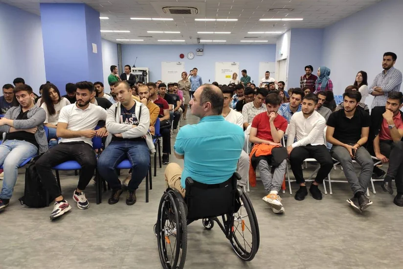 Avroliqanın final matçı könüllülərinə “Əlilliyin dərki” mövzusunda təlimlər keçirilib