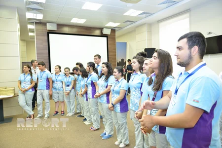 ​“Bakı 2015”in Ulduz Elçilərinə xatirə hədiyyələri təqdim olunub