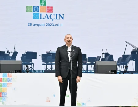 Azərbaycan Prezidenti Həkəri çayının sahilində keçirilən “Laçın Şəhəri Günü” bayram tədbirində çıxış edib