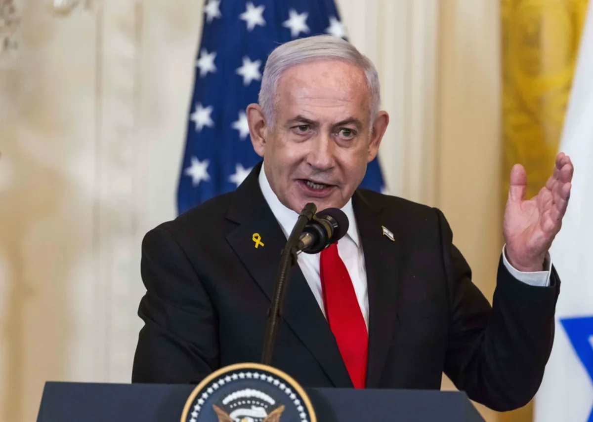 Netanyahu presents US senator with silver beeper in memory of Lebanon operation