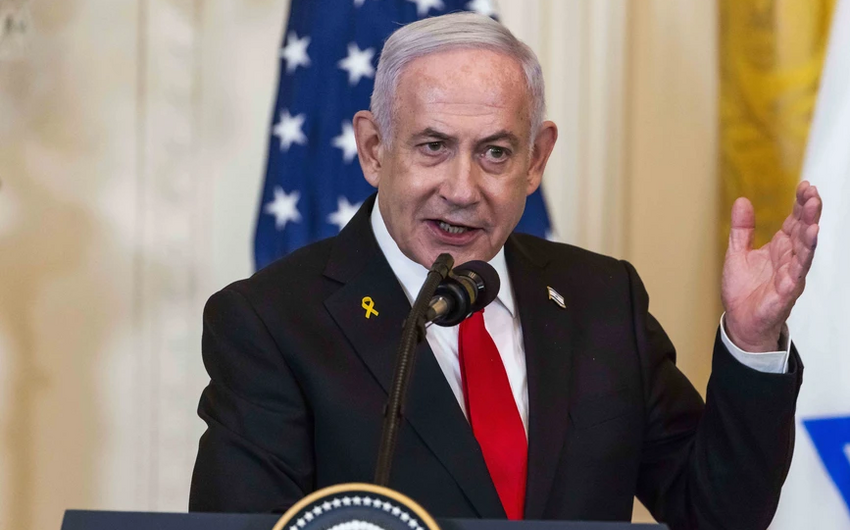Netanyahu presents US senator with silver beeper in memory of Lebanon operation