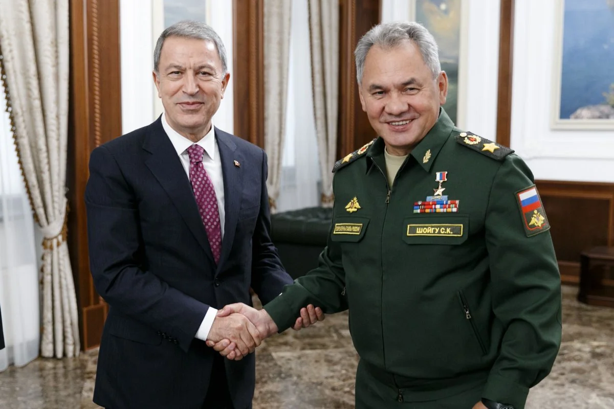 Russian, Turkish defense ministers mull situation in Ukraine