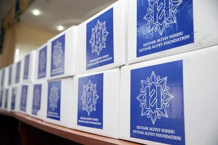 Heydər Əliyev Fondu aztəminatlı ailələrə Novruz sovqatları paylayır