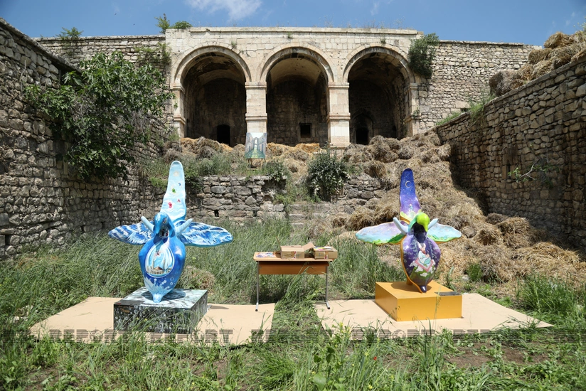 Liberated territories through foreign artists' eyes