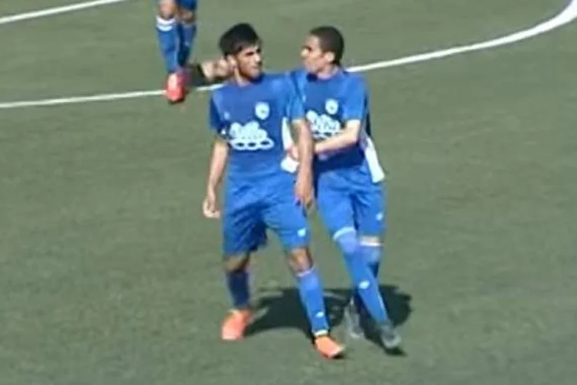 Azərbaycanda oyun zamanı qeyri-etik hərəkətə yol verən futbolçu komandasından kənarlaşdırılıb