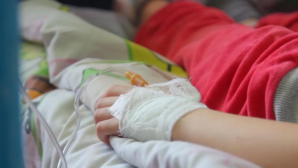 Bakıda 2 yaşlı körpə bədbəxt hadisə nəticəsində ağır xəsarət alıb