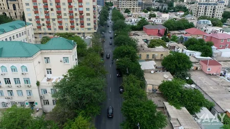 Bakının Zivərbəy Əhmədbəyov küçəsi təmir edilir