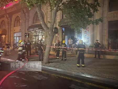 Bakıda restoranda güclü yanğın baş verib - VİDEO - YENİLƏNİB
