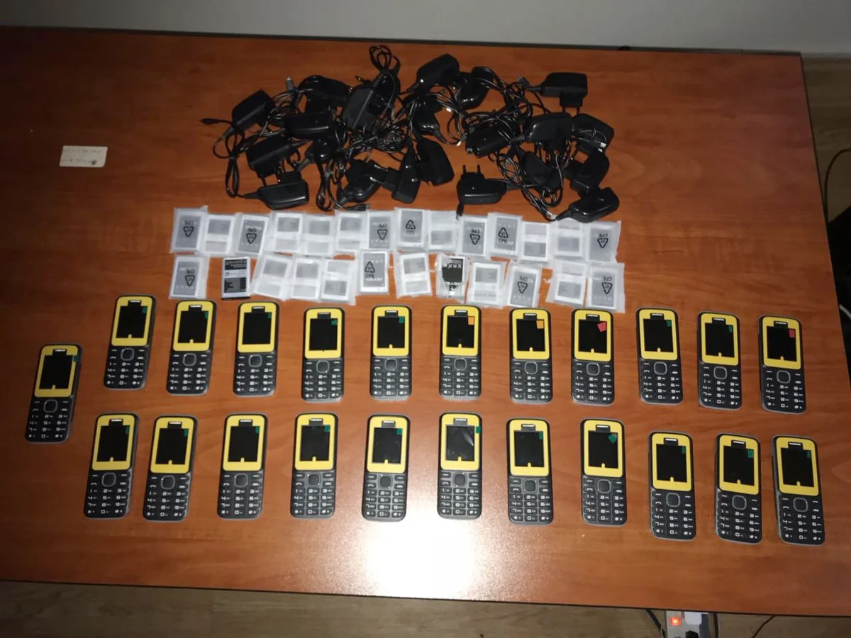 Gürcüstandan qanunsuz 23 ədəd mobil telefon gətirilməsinin qarşısı alınıb