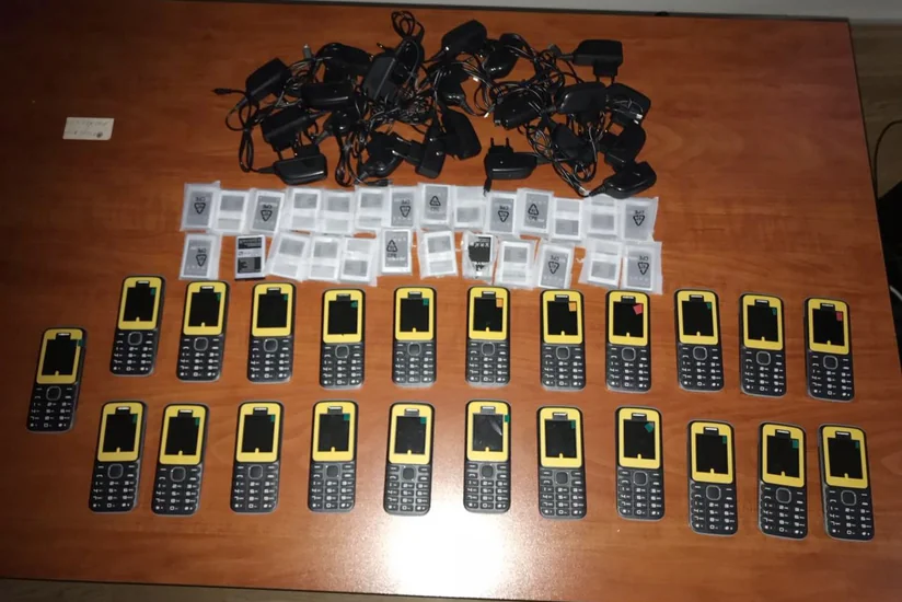 Gürcüstandan qanunsuz 23 ədəd mobil telefon gətirilməsinin qarşısı alınıb
