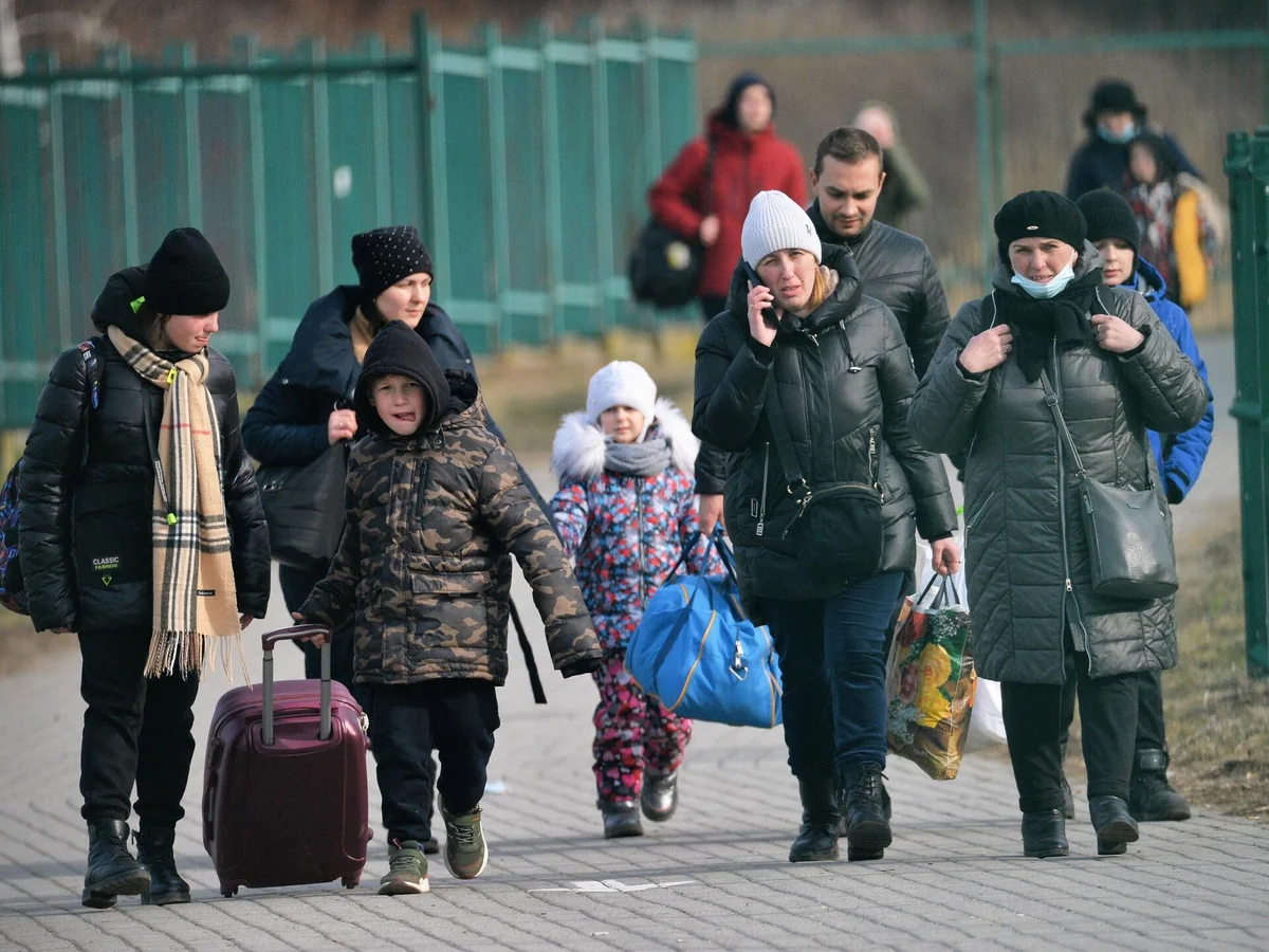 Polşa ukraynalı qaçqınlara yardımı dayandıracaq