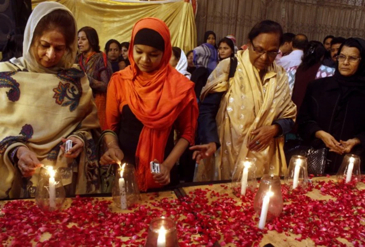 Pakistan in mourning after Peshawar school massacre
