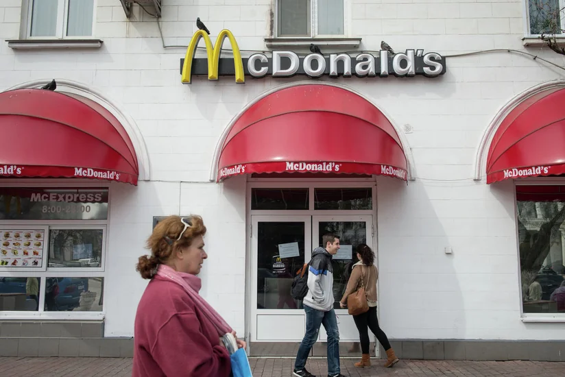 Неизвестные захватили заложников в McDonald's в США