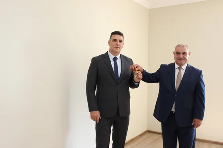 Azərbaycanda daha 2 siyasi partiya ofis sahəsi ilə təmin olunub